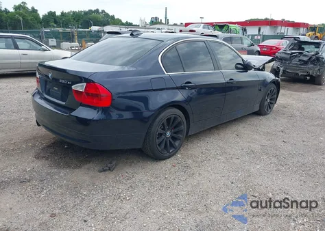 2006 BMW 330Xi z USA, uszkodzony, nr VIN WBAVD33536KV65114